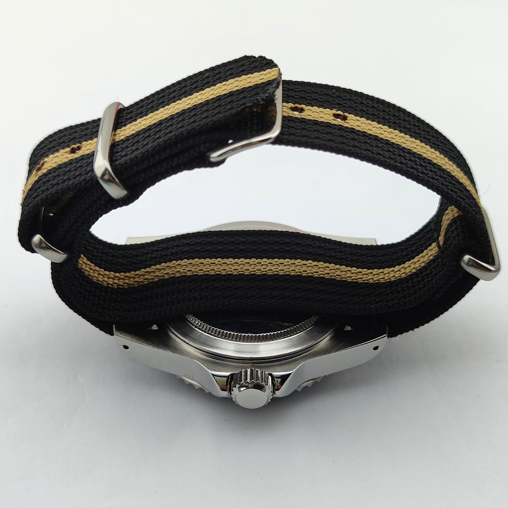 Vintage Diver Automatic Watch  - Tropic Strap Vintage reseña y precio