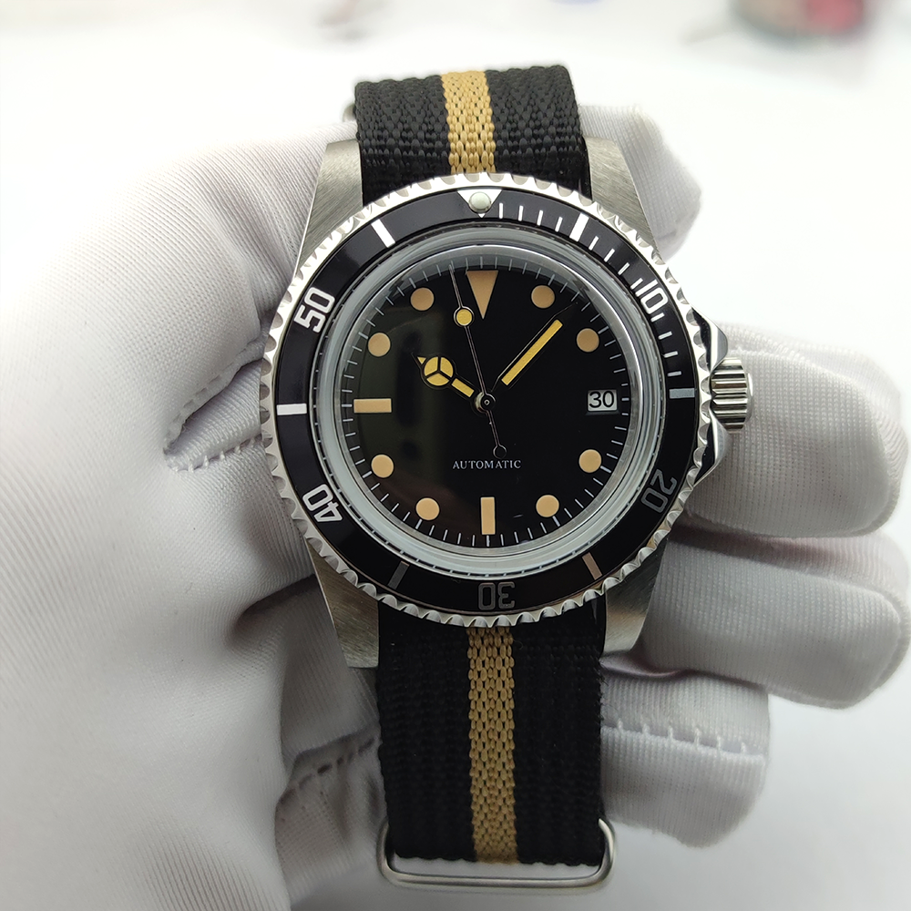 Vintage Diver Automatic Watch  - Tropic Strap Vintage reseña y precio