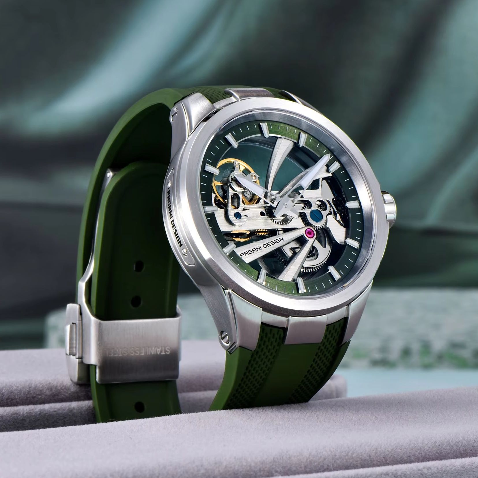 Green Skeleton PAGANI DESIGN P - Rubber Strap Diver reseña y precio