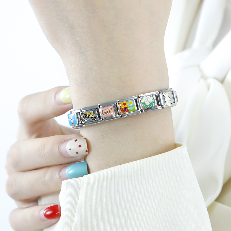 Hapiship Original Daisy Horse  - Butterfly Clasp Deployant reseña y precio