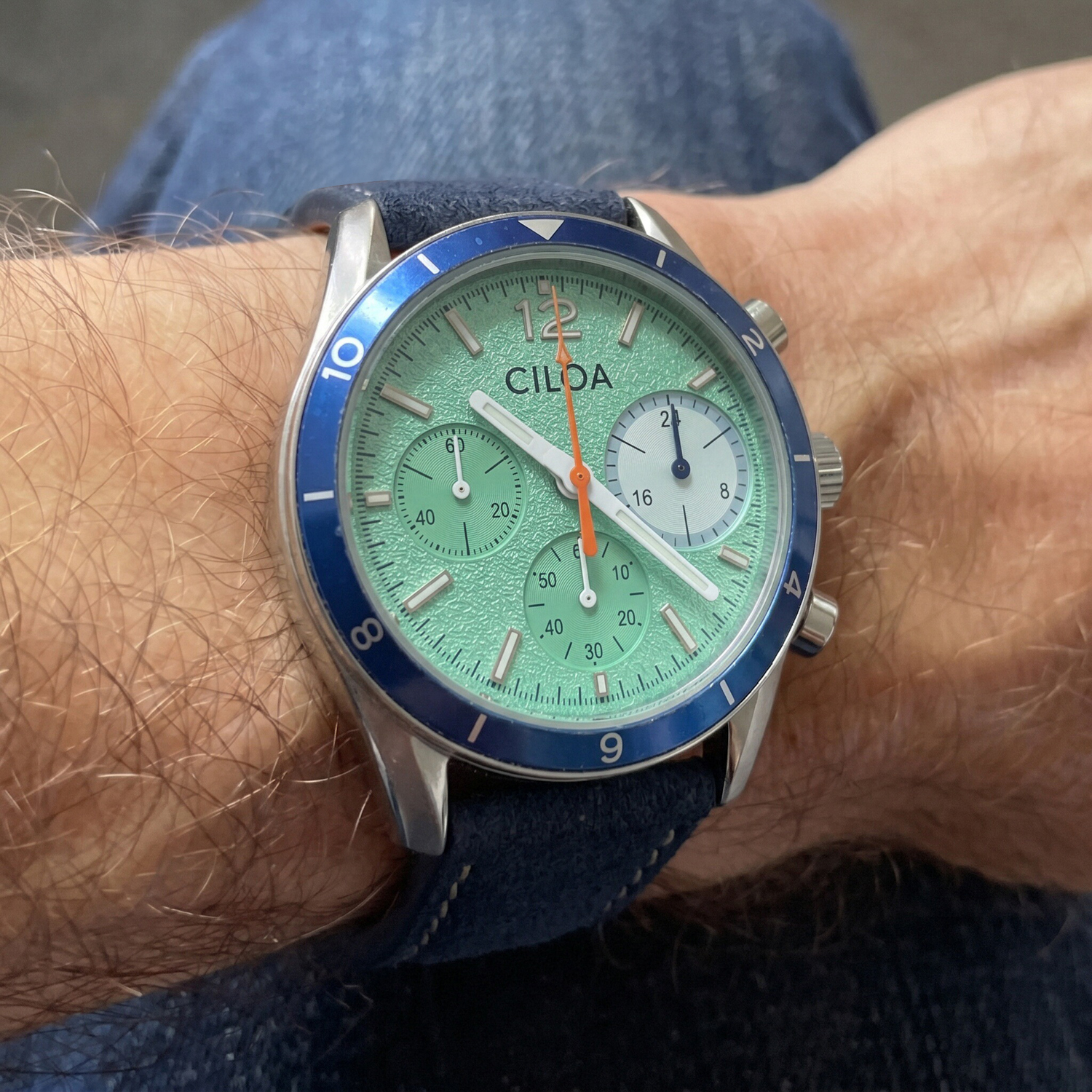 CILOA Men's Chronograph Watch  - Suede Strap Watch reseña y precio